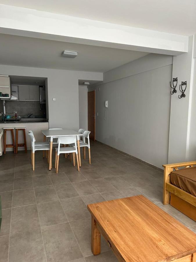Departamento Amplio Y Comodo Cerca Del Centro Сан-Карлос-де-Барилоче Экстерьер фото